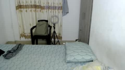 Snapshot of myke_xxx chatting on 11.02.25 mike online show from 11.02.25