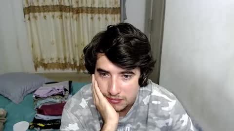 Snapshot of myke_xxx chatting on 11.17.25 mike online show from 11.17.25