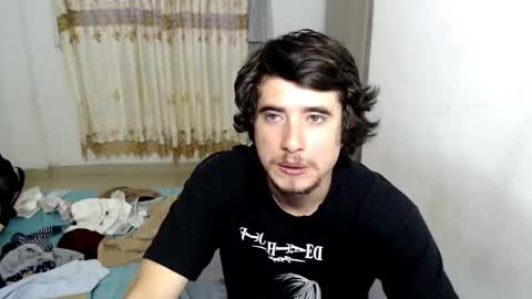 Snapshot of myke_xxx chatting on 12.04.25 mike online show from 12.04.25