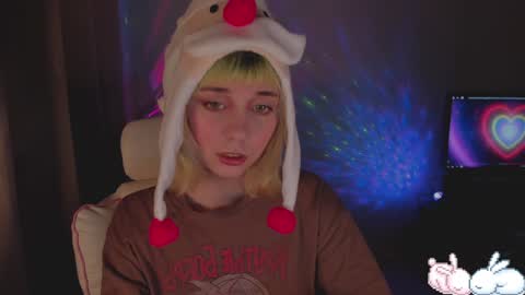 Snapshot of mylaweb chatting on 12.27.24 MylaFlores online show from 12.27.24