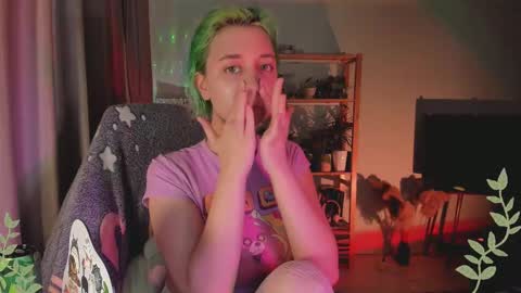 Snapshot of mylaweb chatting on 03.09.25 MylaFlores online show from 03.09.25