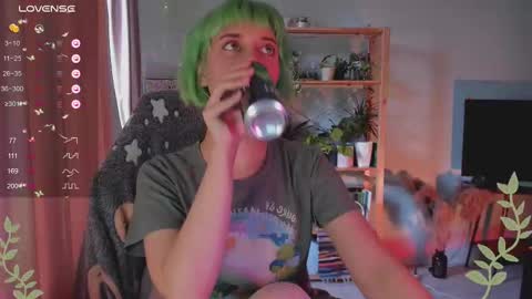 Snapshot of mylaweb chatting on 03.09.25 MylaFlores online show from 03.09.25