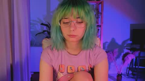 Snapshot of mylaweb chatting on 11.20.25 MylaFlores online show from 11.20.25