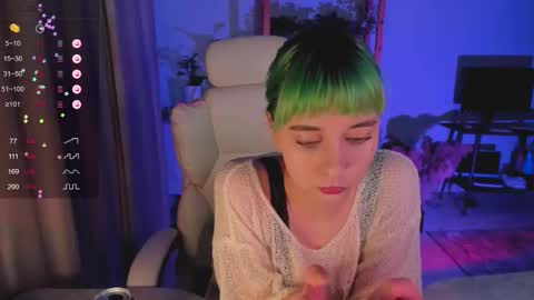 Snapshot of mylaweb chatting on 12.16.25 MylaFlores online show from 12.16.25