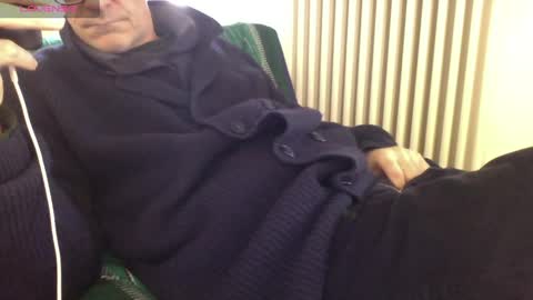 Snapshot of mynakedbeach chatting on 02.24.25 Bi sexy guy lovense hush is on private is open or password show tip if you like. online show from 02.24.25