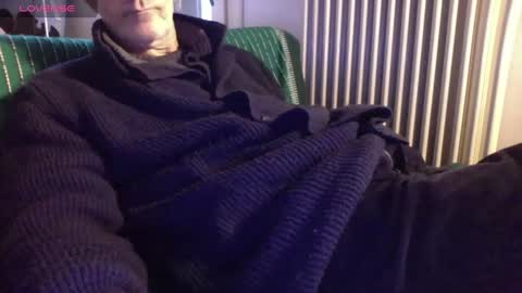 Snapshot of mynakedbeach chatting on 02.25.25 Bi sexy guy lovense hush is on private is open or password show tip if you like. online show from 02.25.25