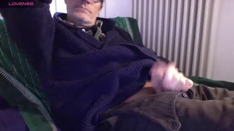 Snapshot of mynakedbeach chatting on 02.27.25 Bi sexy guy lovense hush is on private is open or password show tip if you like. online show from 02.27.25