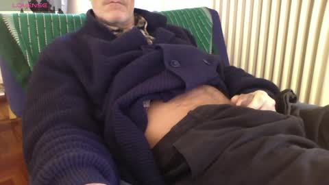 Snapshot of mynakedbeach chatting on 02.27.25 Bi sexy guy lovense hush is on private is open or password show tip if you like. online show from 02.27.25