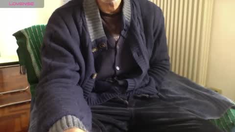 Snapshot of mynakedbeach chatting on 11.19.25 Bi sexy guy lovense hush is on private is open or password show tip if you like. online show from 11.19.25