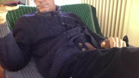 Snapshot of mynakedbeach chatting on 11.23.25 Bi sexy guy lovense hush is on private is open or password show tip if you like. online show from 11.23.25