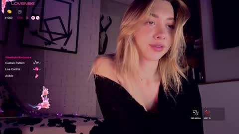 mynameisnikki_ online show from 11.21.25