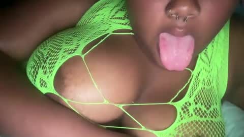 Snapshot of mystery21572 chatting on 06.25.26 mystery21572 online show from 06.25.26