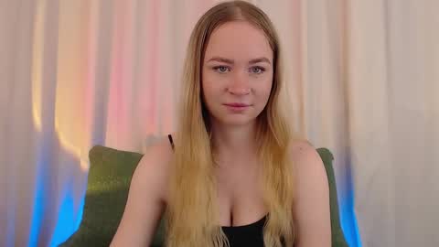 Snapshot of mystic_barbie chatting on 09.18.25 Barbie online show from 09.18.25