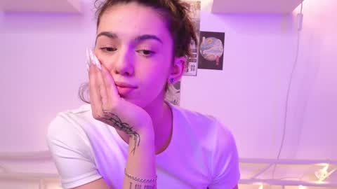 Snapshot of mystica_ chatting on 01.10.25 MILLI online show from 01.10.25