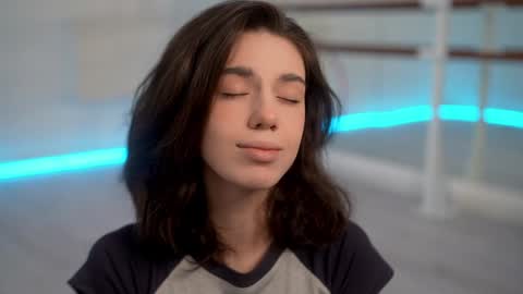 Snapshot of mystica_ chatting on 01.21.25 MILLI online show from 01.21.25