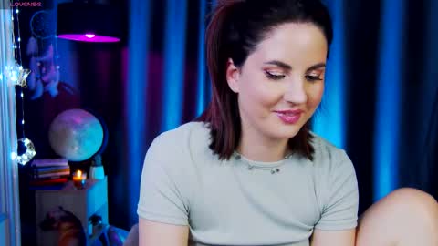 Snapshot of mystique_girl_ chatting on 02.21.26 Angeline online show from 02.21.26