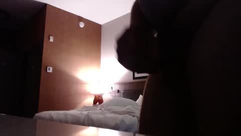 Snapshot of myyx chatting on 10.04.25 myyx online show from 10.04.25