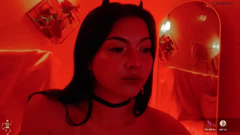 Snapshot of naamah_b chatting on 10.22.25 naamah_b online show from 10.22.25