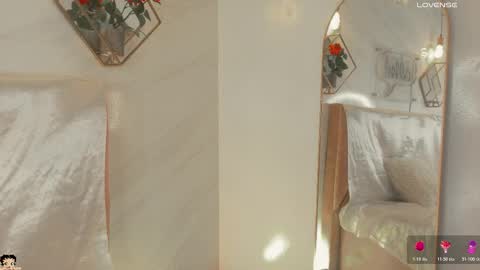 Snapshot of naamah_b chatting on 11.22.25 naamah_b online show from 11.22.25