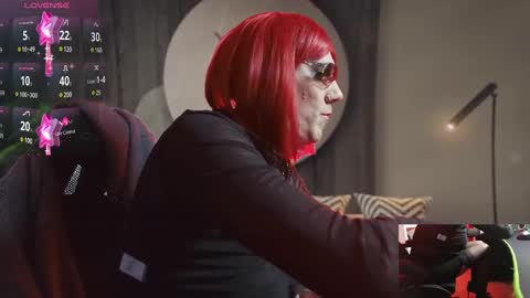 Snapshot of nackedforyou chatting on 01.01.25 NackedForYou online show from 01.01.25