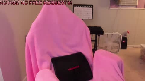 Snapshot of nacmar chatting on 02.06.25 Natalie Marlo online show from 02.06.25