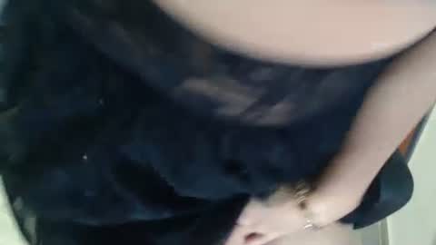 Snapshot of nadia_abaud chatting on 09.25.25 Nadia online show from 09.25.25