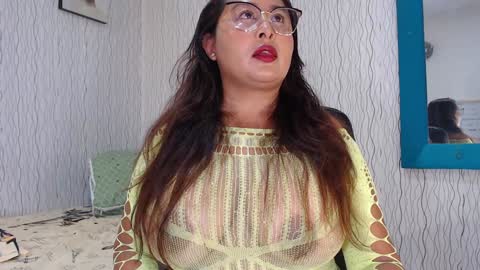 Nadia online show from 02.02.25