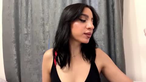 Snapshot of nadinevanni chatting on 06.26.26 Leya online show from 06.26.26