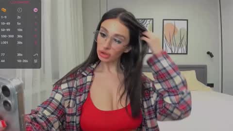 Snapshot of nadyayax chatting on 12.29.24 Nadya online show from 12.29.24