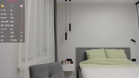 Snapshot of nadyayax chatting on 11.06.25 Nadya online show from 11.06.25