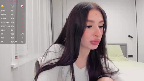 Snapshot of nadyayax chatting on 11.15.25 Nadya online show from 11.15.25