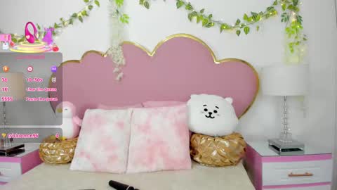 NahiaraReina  online show from 10.03.25