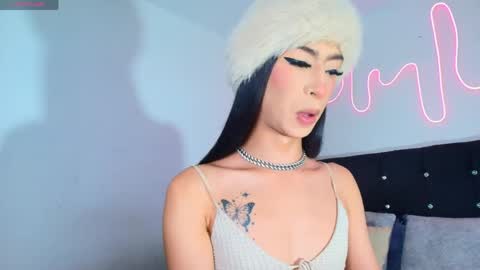 Snapshot of nahiavictoria chatting on 05.15.26 NahiaVictoria online show from 05.15.26