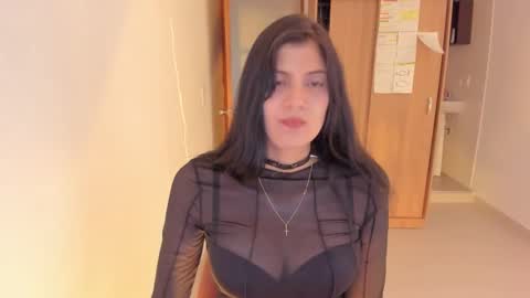 independent model online show from 12.27.24