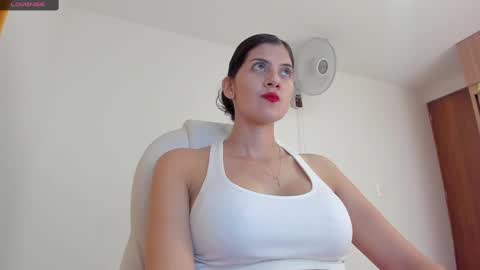 independent model online show from 03.11.25