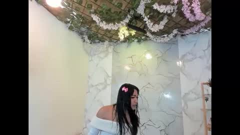 nahomi_hot2002 online show from 06.04.26