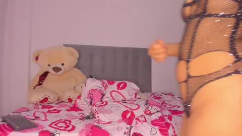 Snapshot of nahomi_miller_ chatting on 01.09.25 Laura online show from 01.09.25