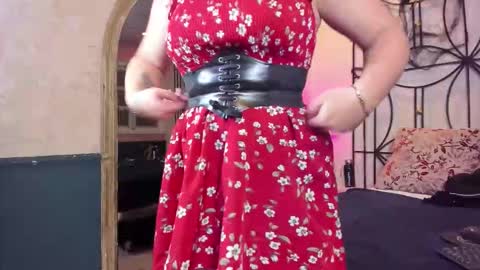 Nahomi  online show from 10.30.25