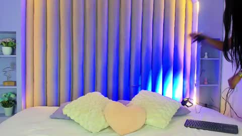  VICTORIA  online show from 02.13.25