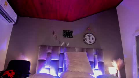  VICTORIA  online show from 02.20.25