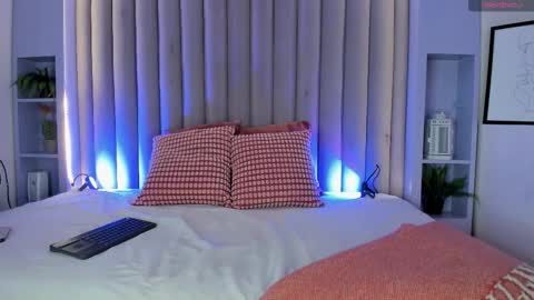  VICTORIA  online show from 02.11.26