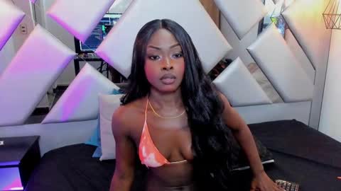 Nahomi  online show from 02.24.25