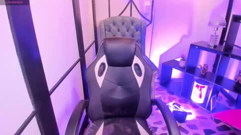 Nahomi online show from 01.07.26