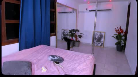 nahomy_hancook online show from 01.06.26