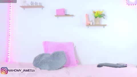 nahomy_james25 online show from 02.14.25