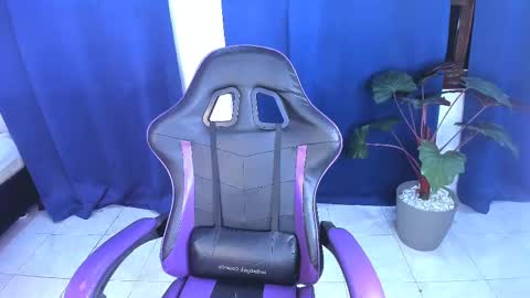 Nahomy online show from 10.08.25