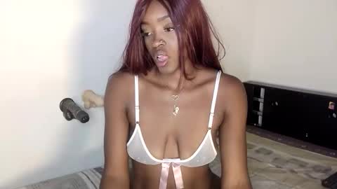 Nahomy  online show from 01.07.26