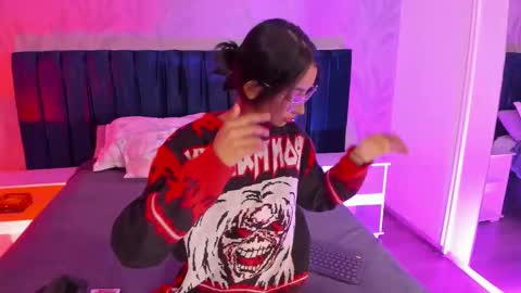 Nahomy  online show from 01.06.26