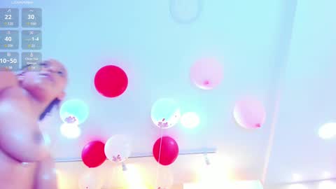 Nahomy online show from 02.14.25