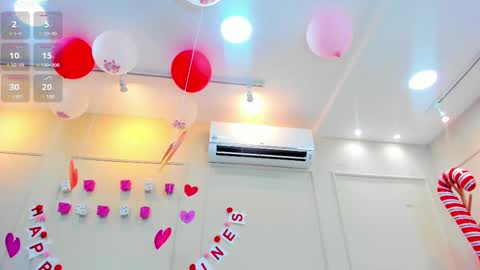 Nahomy online show from 02.17.25